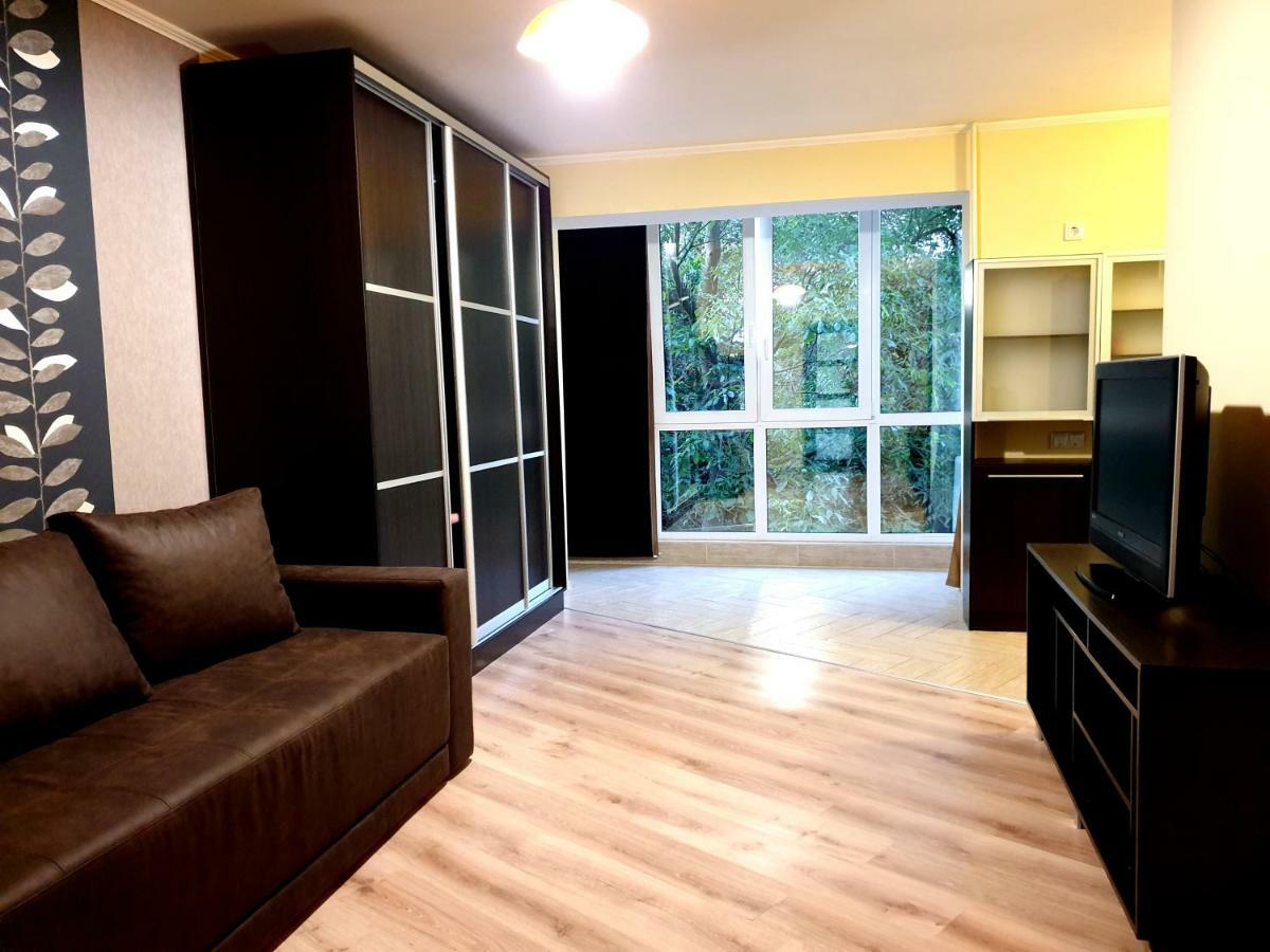 90-Avenue Apartments Cernăuți Exterior foto